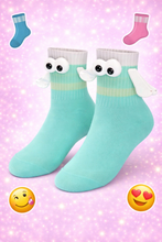 Carica l'immagine nel visualizzatore di Gallery, Calzini Manine con la calamita in reparto