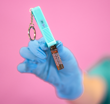 Carica l'immagine nel visualizzatore di Gallery, Rompi Fialetta (+ Portachiavi)