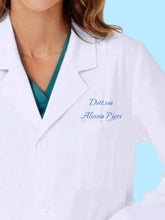 Carica l'immagine nel visualizzatore di Gallery, Camice medico Ricamato
