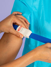 Carica l'immagine nel visualizzatore di Gallery, Laccio emostatico GIMA moncolore