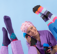 Carica l'immagine nel visualizzatore di Gallery, Calze compressive MULTICOLOR (L-XL)