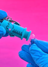 Carica l&#39;immagine nel visualizzatore di Gallery, Rompi fialetta SILICONE turchese ( portachiavi )
