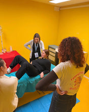 Carica l'immagine nel visualizzatore di Gallery, PARTO SPONTANEO &amp; LABORATORIO SUTURE
