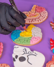 Carica l&#39;immagine nel visualizzatore di Gallery, Formina Teschio ( tipo taglia Dolci )
