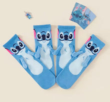 Carica l'immagine nel visualizzatore di Gallery, Calzini Manine con la calamita in reparto
