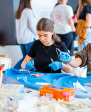 Carica l'immagine nel visualizzatore di Gallery, PARTO SPONTANEO &amp; LABORATORIO SUTURE
